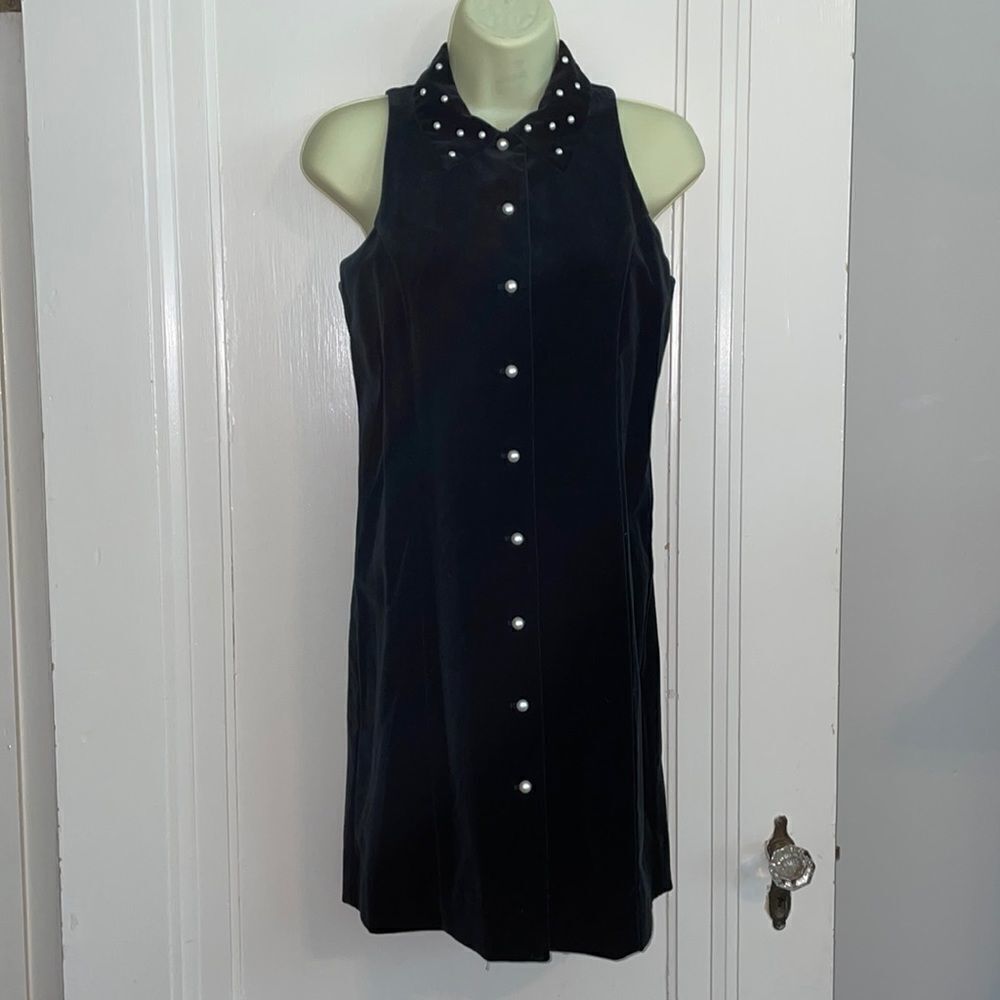 Vtg 80s Maggie Breen black velvet sleeveless‎ dress with pearl buttons